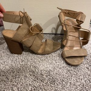 Healed shoes. Tan size 8. Merona. Suede.